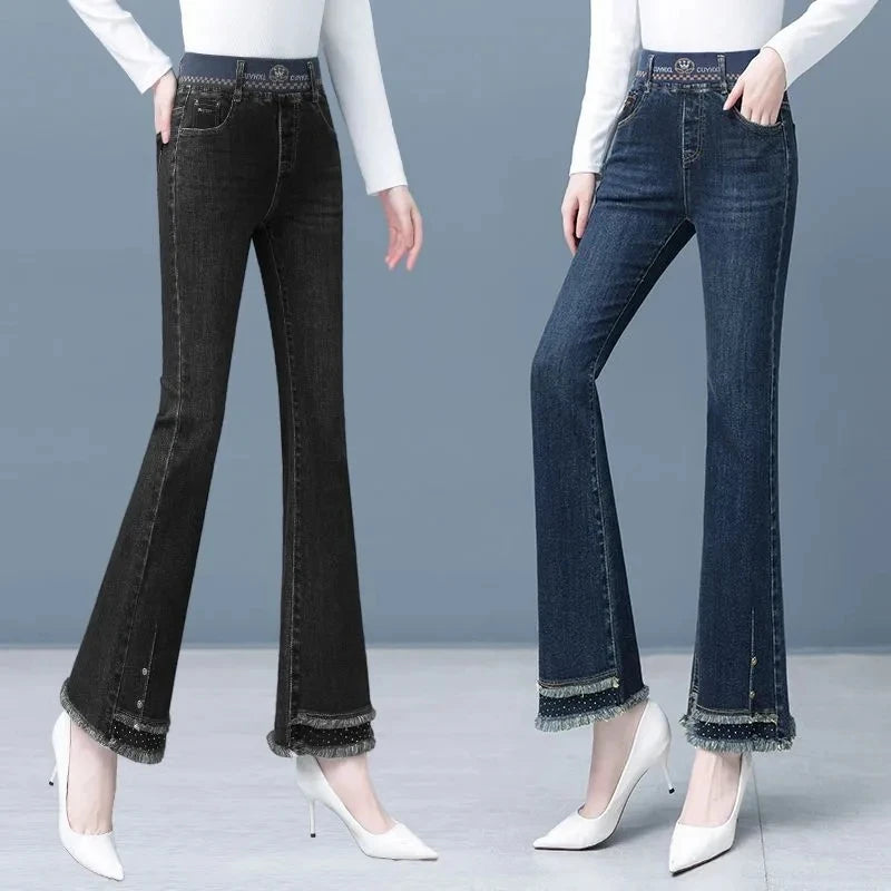 Calça Jeans Folks™ Moda Country / Com Cintura Elástica e Acabamento Charmoso!
