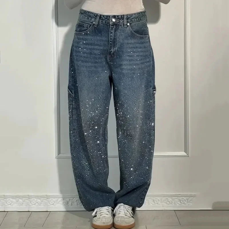 Calça Jeans Sparkle™ com Corte Reto e Brilho Aplicado / O Glamour das Ruas em Movimento!