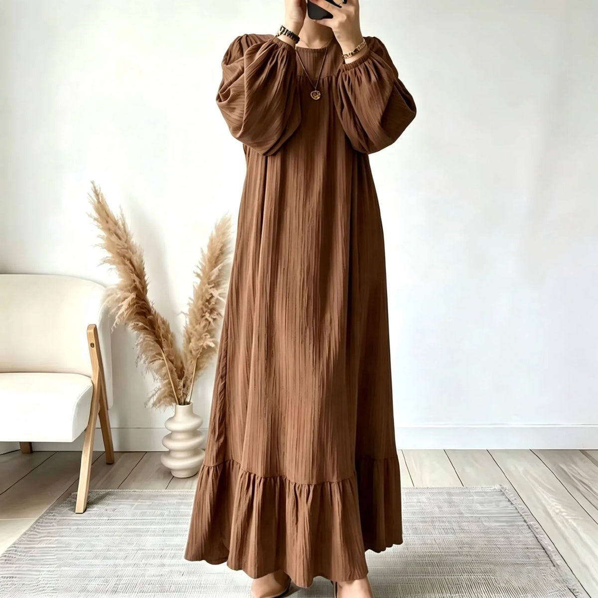 Vestido Catarine™ com Mangas Volumosas, Caimento Amplo e Barra com Babado