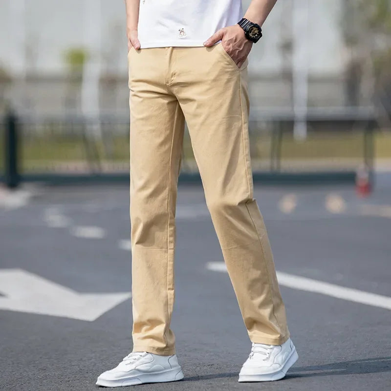 Calça em Sarja Leonardo™ com Tecido Premium e Corte Reto / Minimalismo Refinado e Conforto de Alta Classe!