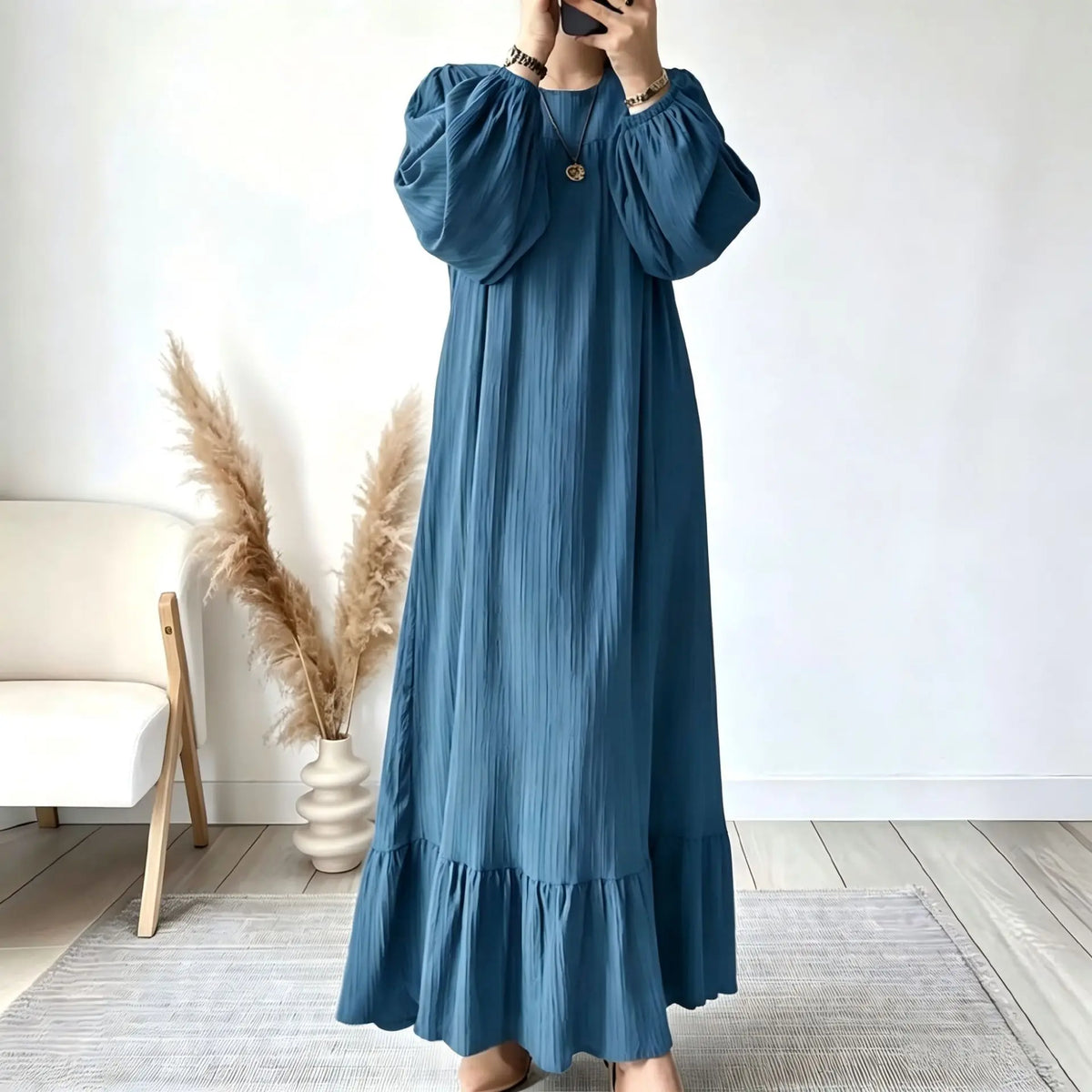 Vestido Catarine™ com Mangas Volumosas, Caimento Amplo e Barra com Babado