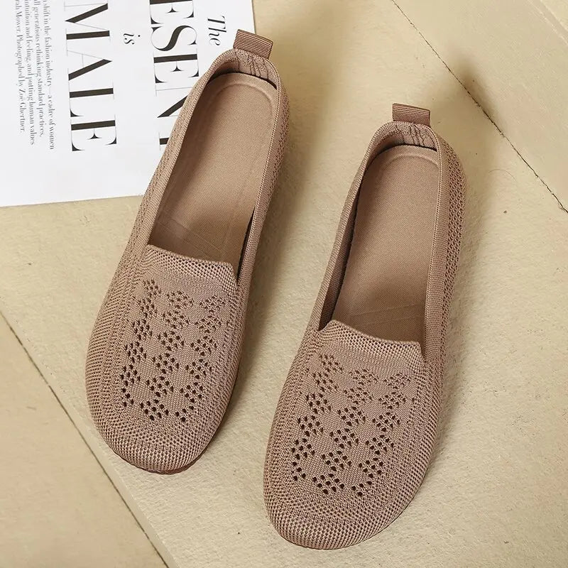 Sapatilha Avelis™ com Cabedal em Trama Vazada e Design Slip-On / Um Visual Delicado Para Acompanhar A Rotina