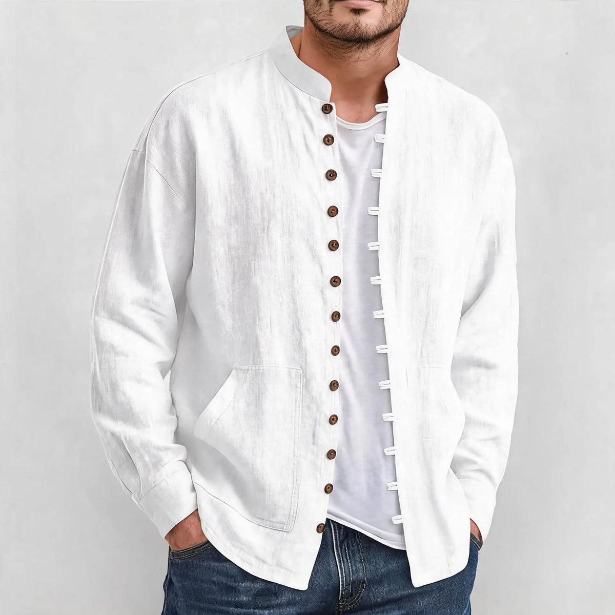 Camisa Bastien™ com Tecido Texturizado e Botões Frontais com Detalhes em Alamares / Um Visual Masculino Que Se Destaca Pelos Detalhes