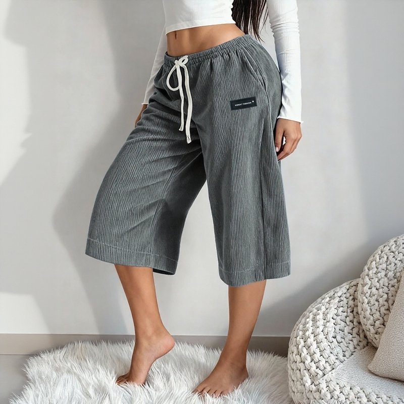 Bermuda Livenza™ com Textura Canelada, Cós Ajustável e Modelagem Ampla / Textura Marcante Para Tirar o Casual do Básico com Naturalidade