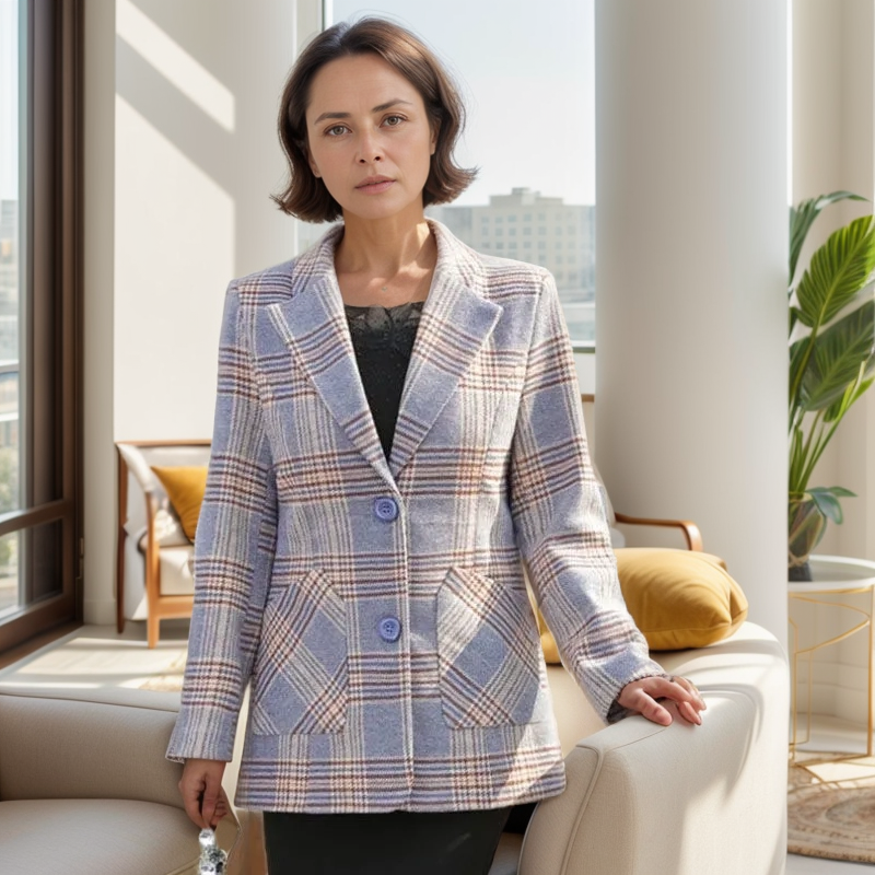 Blazer Íris™ em Algodão Encorpado com Toque de Lã e Estampa Xadrez / A Elegância Clássica que Nunca Sai de Moda!