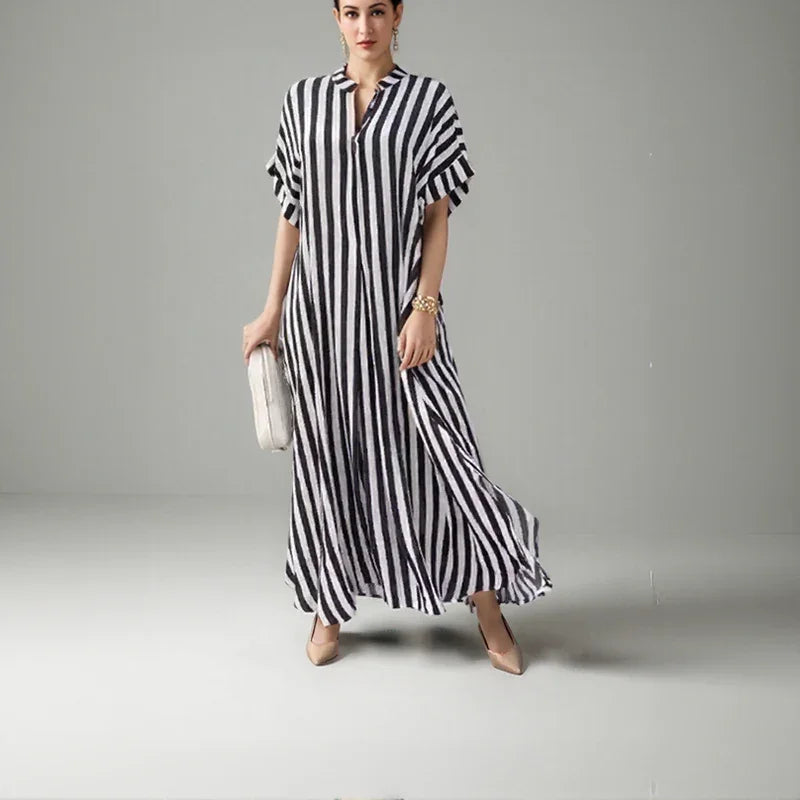 Vestido Olívia Moderna™ com Gola Camisa e Estampa Vertical / Charme Urbano com Leveza e Sofisticação!