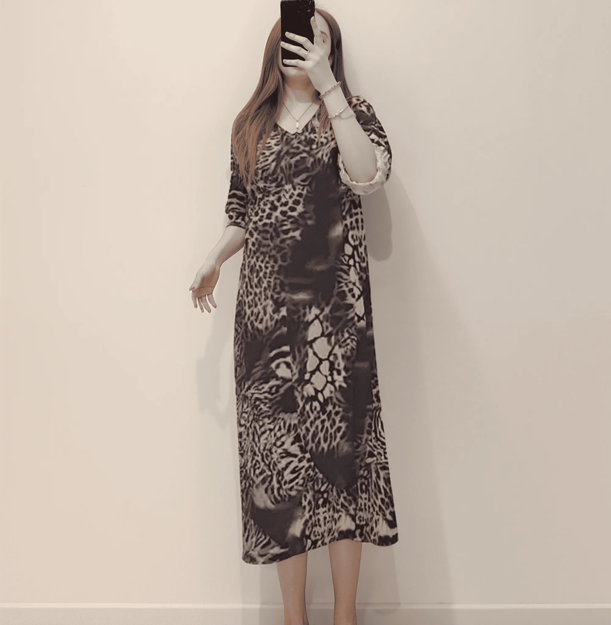Vestido Jaguarina™ com Estampa Animal Print e Caimento Nobre / Poder e Elegância em Cada Movimento!