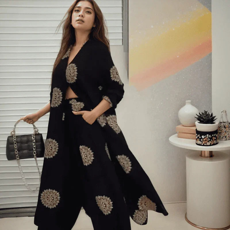 Conjunto Ayla™ com Caimento Luxuoso e Mandalas Douradas / Para Mulheres que Marcam Presença!