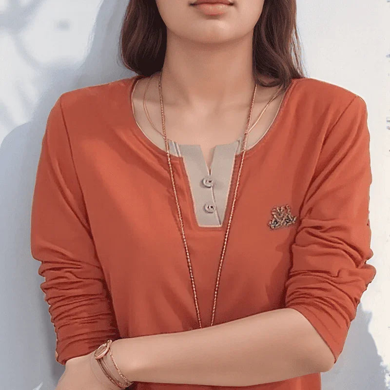 [COMPRE 1 E LEVE 3] Blusa Alícia™ em Moletinho Suave com Bordado Delicado / Conforto Chique e Toque de Elegância no Seu Dia a Dia!