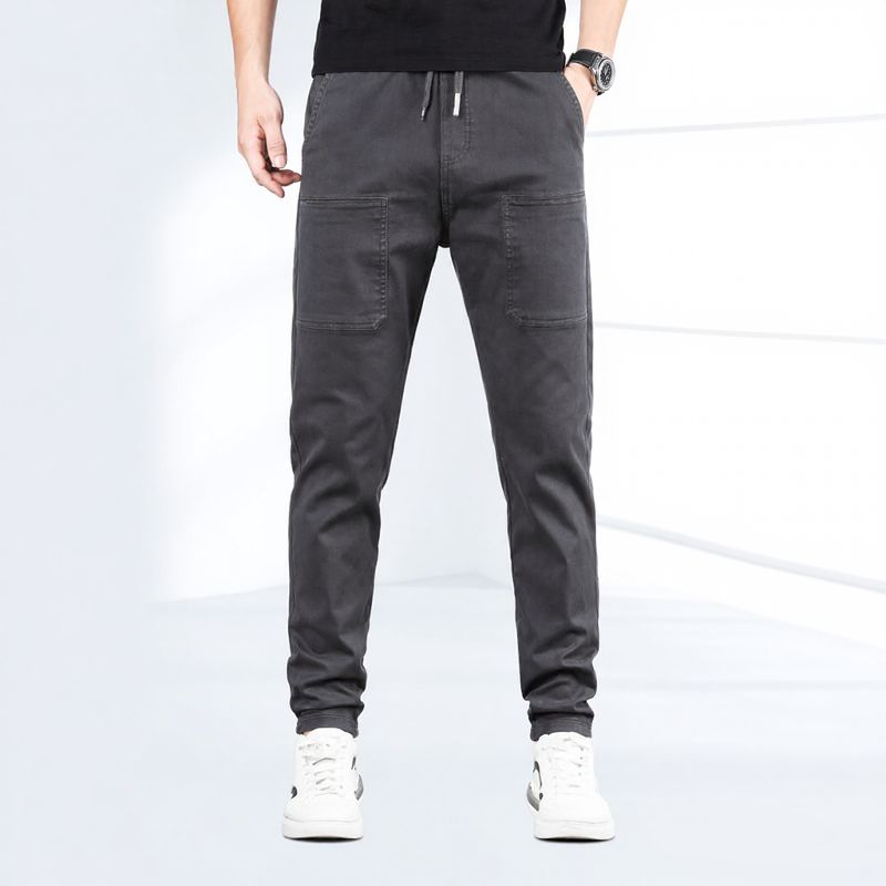 Calça Levi™ em Sarja Premium com Bolsos Funcionais