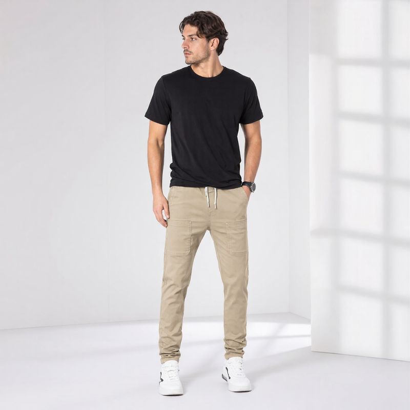Calça Levi™ em Sarja Premium com Bolsos Funcionais