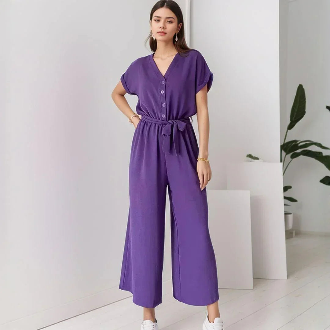 Macacão Evelyne™ em Tecido Soft com Botões e Amarração