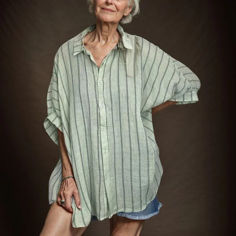 Camisa Feminina Castillo™ em Algodão Texturizado com Modelagem Oversized / Leveza e Charme que Abraçam Seu Estilo!
