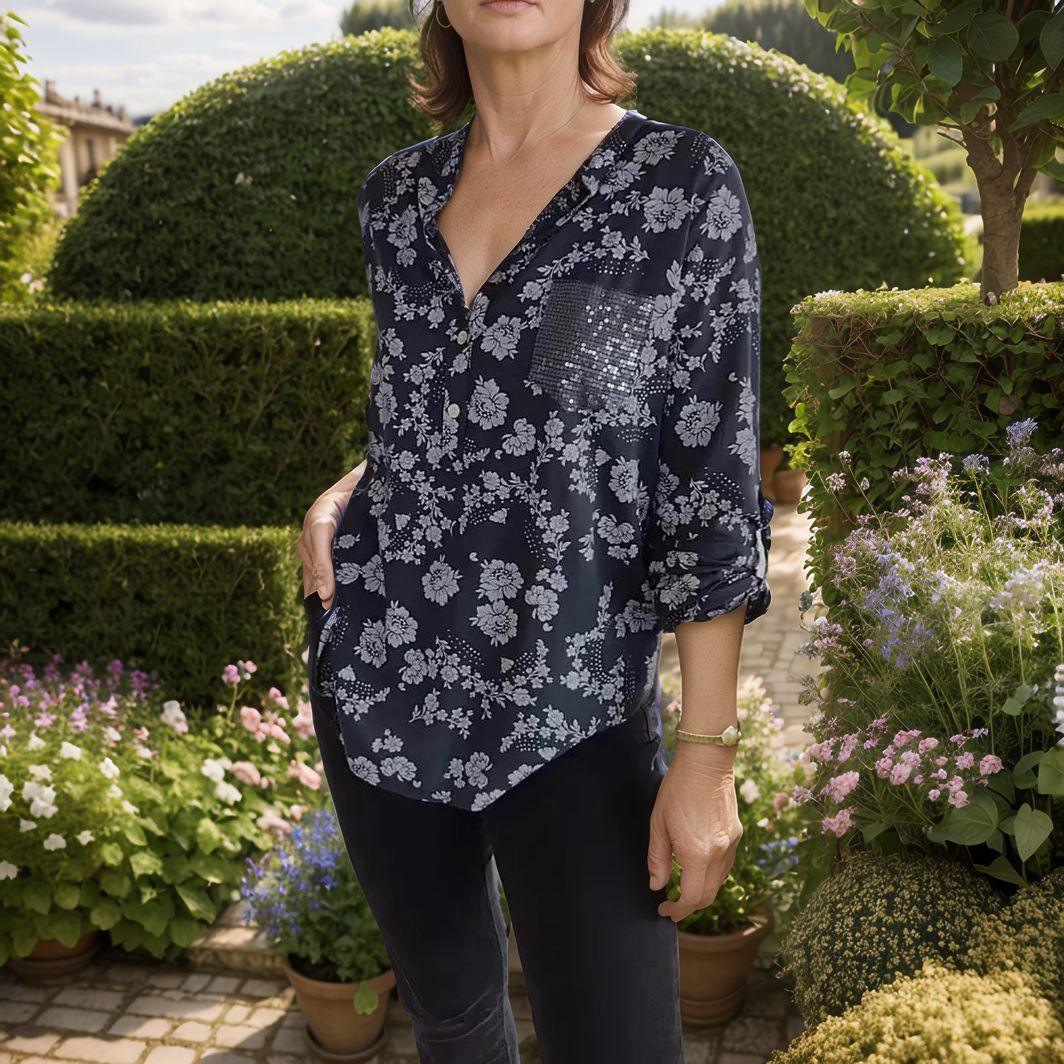 Camisa Maitê™ em Viscose Floral com Bolso Brilhante em Strass / O Toque de Charme que Toda Mulher Merece!