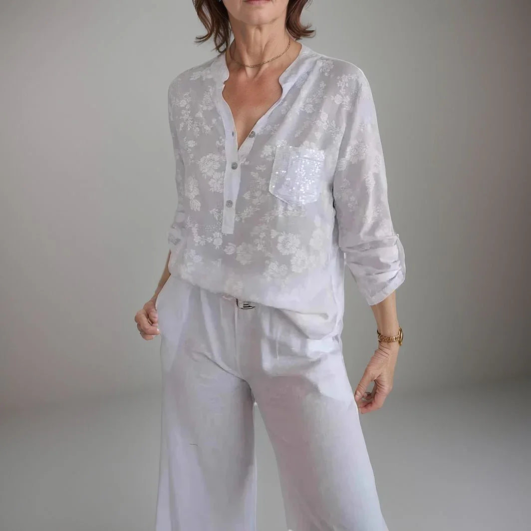 Camisa Maitê™ em Viscose Floral com Bolso Brilhante em Strass / O Toque de Charme que Toda Mulher Merece!