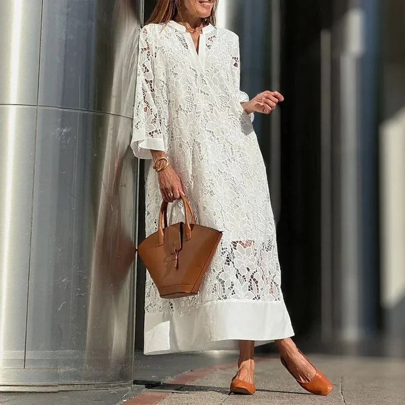 Vestido Miguelita™ em Renda Floral Vazado com Estilo Minimalista / Elegância Atemporal para Momentos Sofisticados!