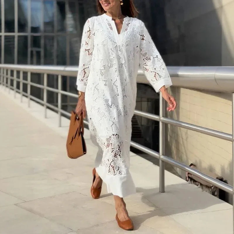 Vestido Miguelita™ em Renda Floral Vazado com Estilo Minimalista / Elegância Atemporal para Momentos Sofisticados!