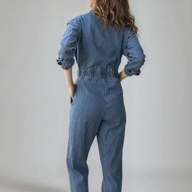 Macacão Malibu™ em Jeans com Cintura Elástica e Botões Metálicos / Estilo Casual com Atitude e Conforto Para Todas as Estações!