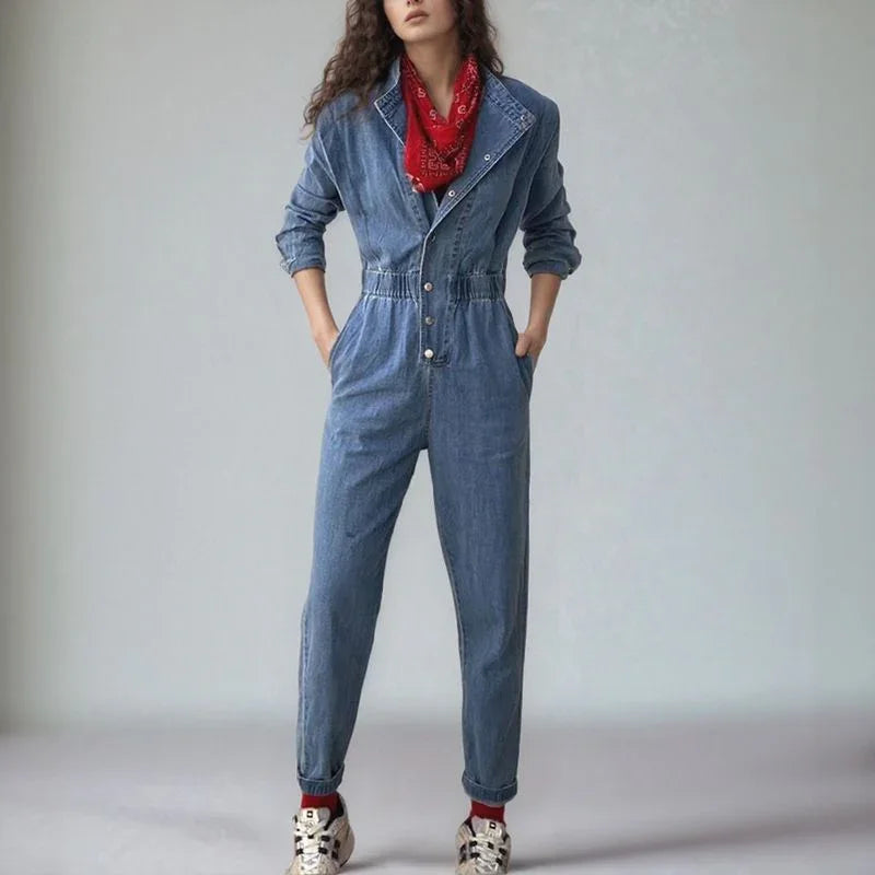 Macacão Malibu™ em Jeans com Cintura Elástica e Botões Metálicos / Estilo Casual com Atitude e Conforto Para Todas as Estações!