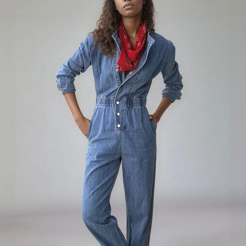 Macacão Malibu™ em Jeans com Cintura Elástica e Botões Metálicos / Estilo Casual com Atitude e Conforto Para Todas as Estações!