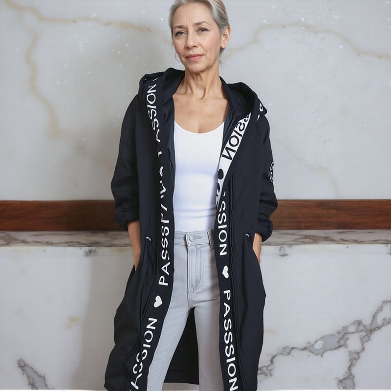 Casaco Fashion Passion™ com Acabamento Liso e Enchimento Matelassado / Para Mulheres que Valorizam Conforto e Um Toque  Fashion.