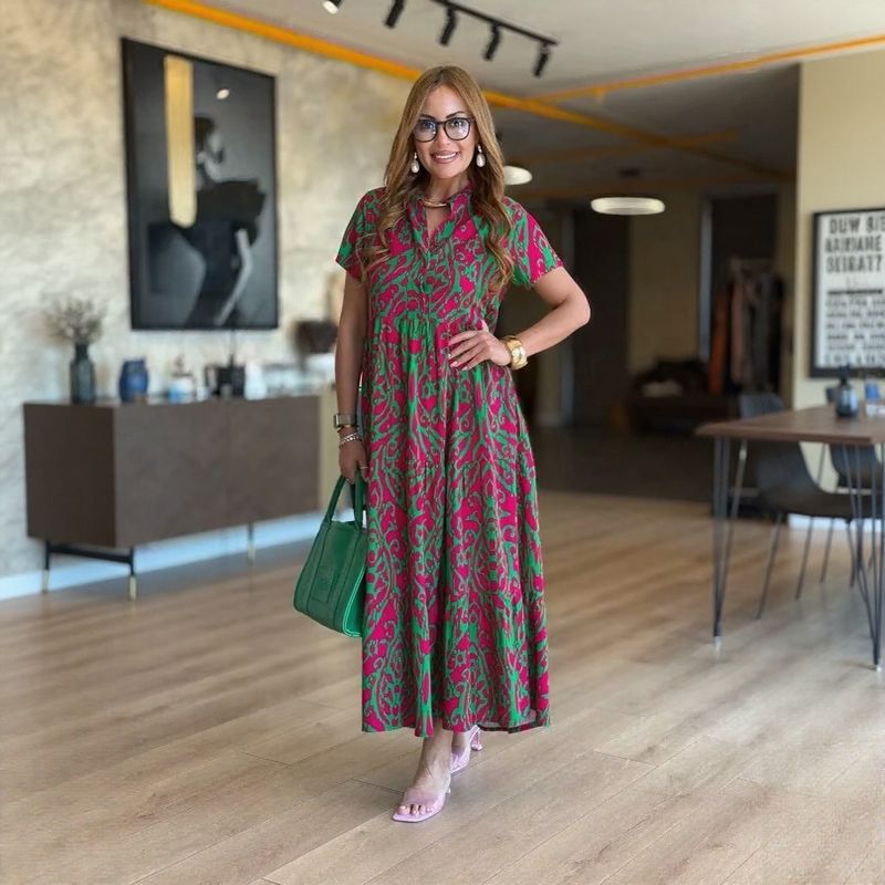 Vestido Lily™ em Viscose Leve com Gola Mandarin / Um clássico moderno para quem vive com autenticidade!