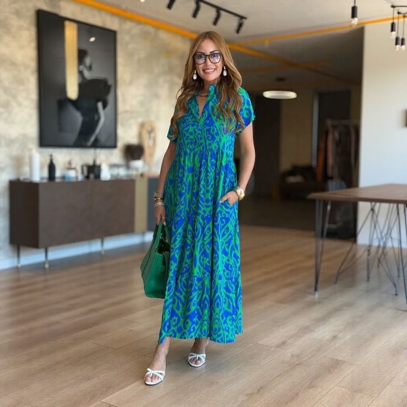 Vestido Lily™ em Viscose Leve com Gola Mandarin / Um clássico moderno para quem vive com autenticidade!