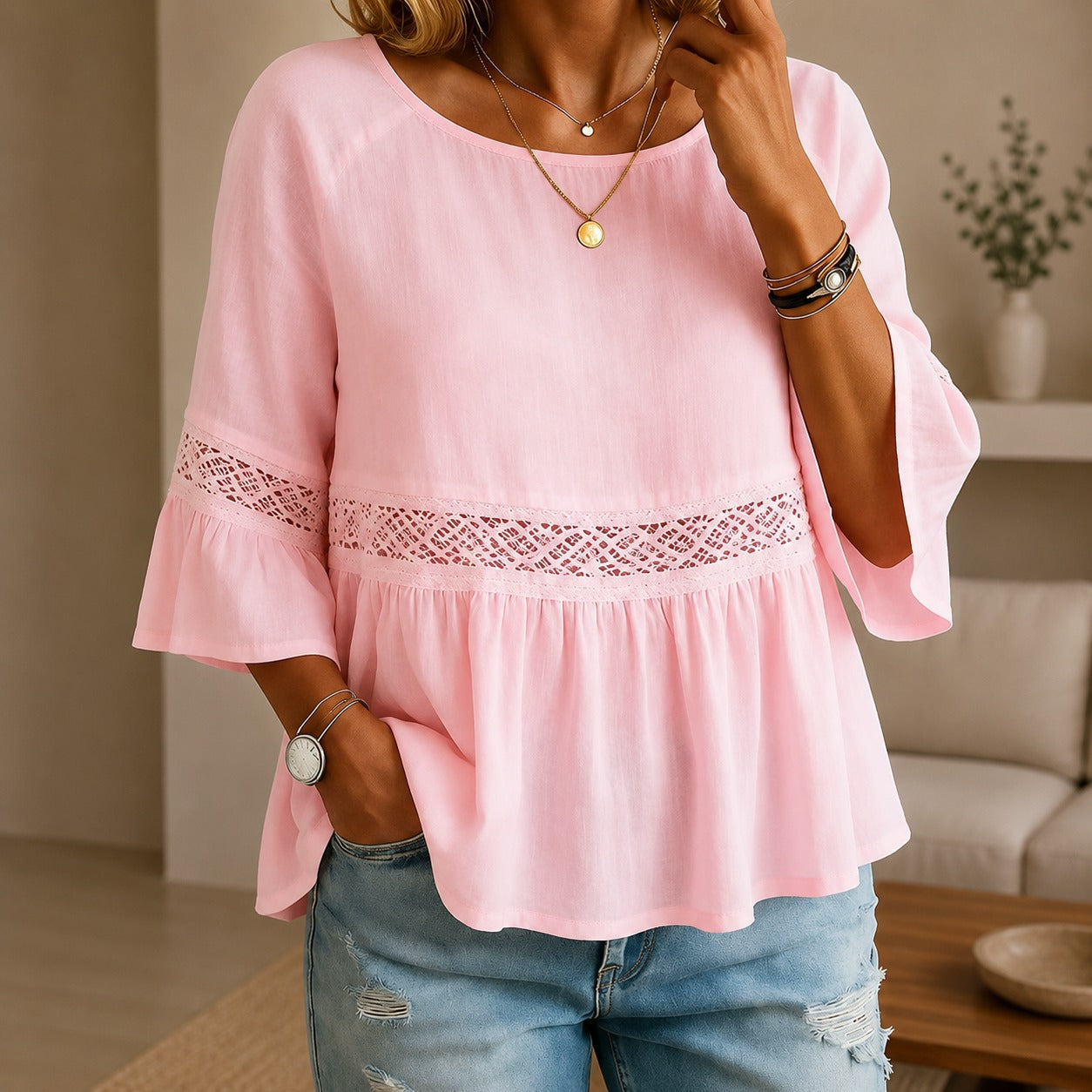 Blusinha Aitana™ com Rendado Delicado e Mangas Evasê