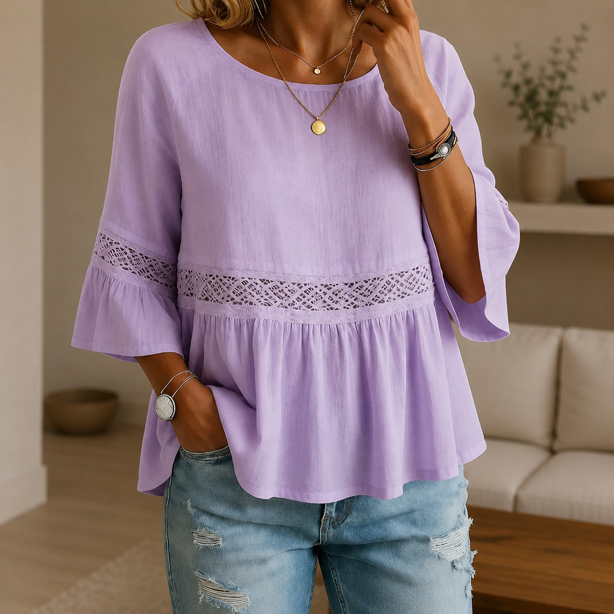 Blusinha Aitana™ com Rendado Delicado e Mangas Evasê