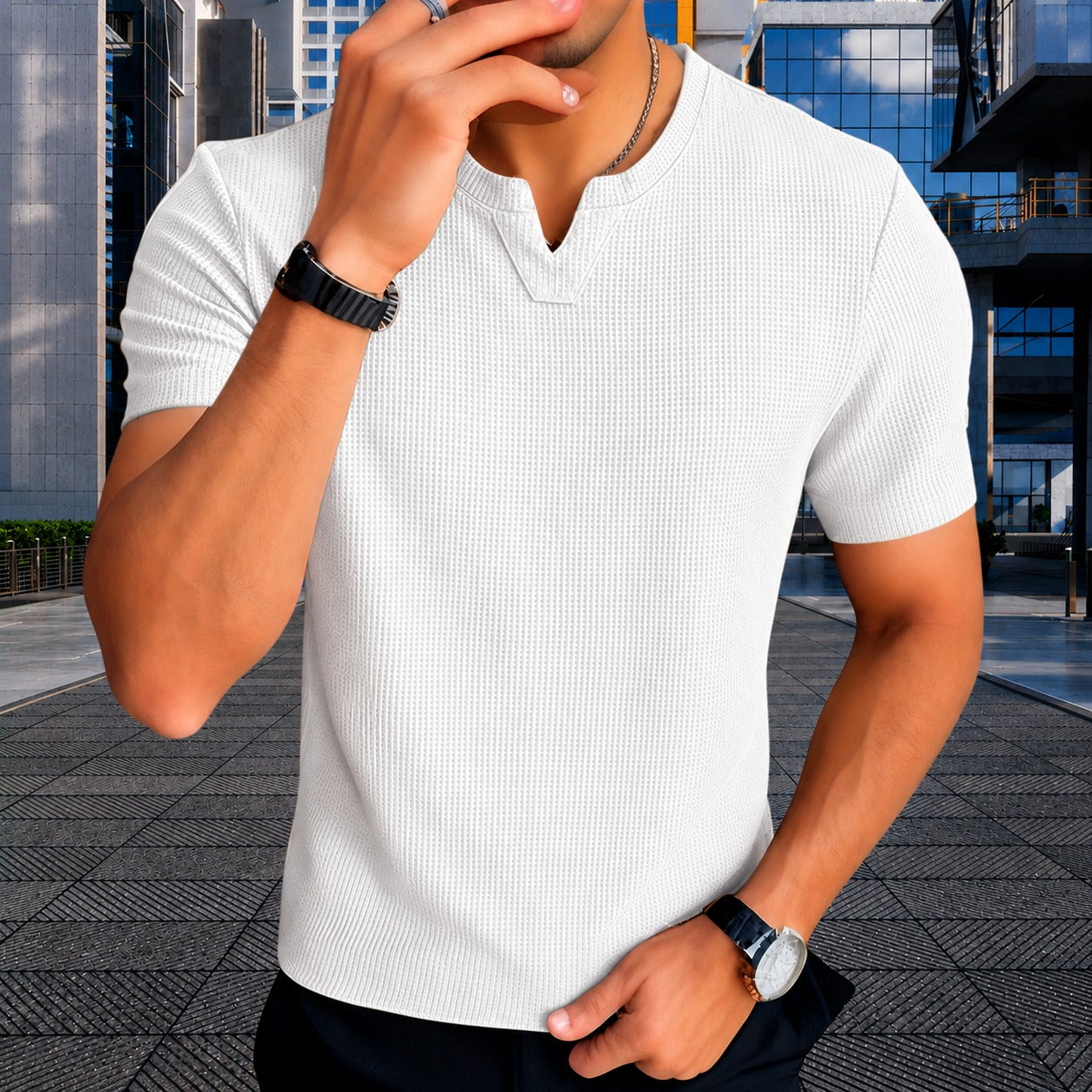 Camiseta Matteo™ em Malha Texturizada com Gola V Recortada