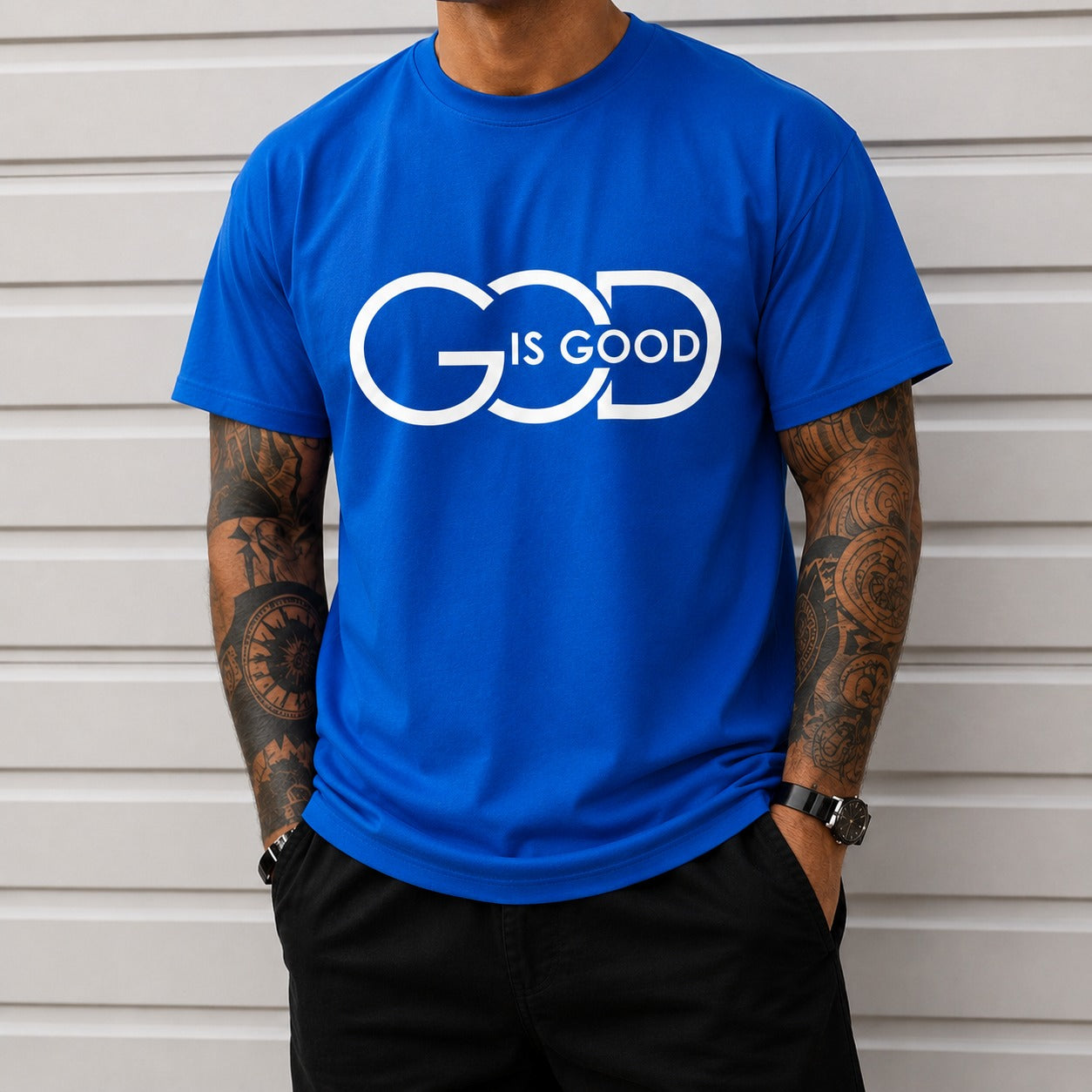 Camiseta Blaine™ com Estampa Tipográfica Frontal e Gola Redonda / Conforto Para Acompanhar Sua Rotina
