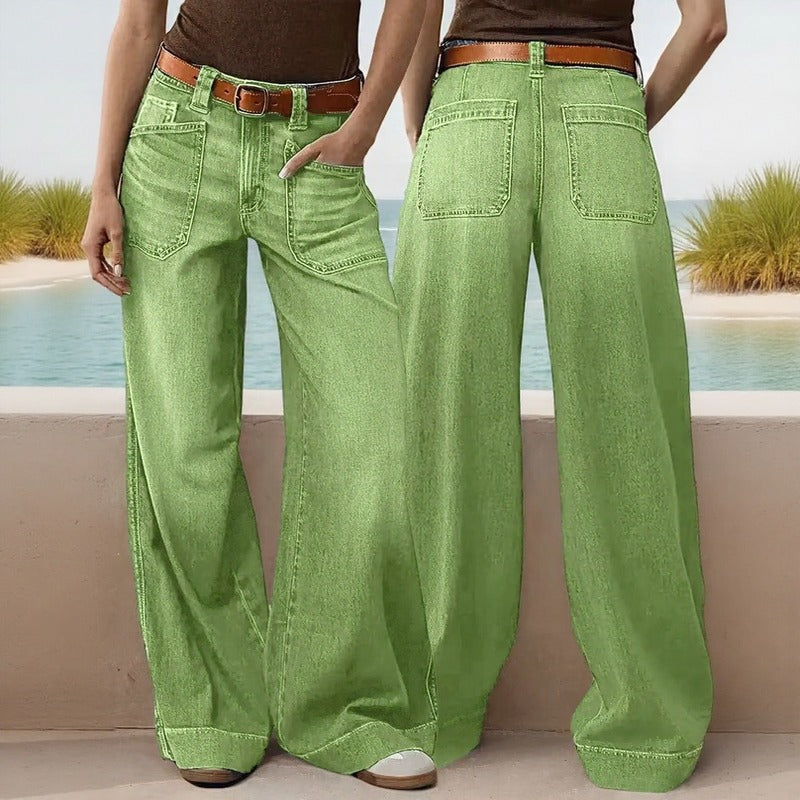 Calça Jeans Castela™ com Modelagem Ampla e Lavagem Estonada / Presença Casual Com Toque Retrô