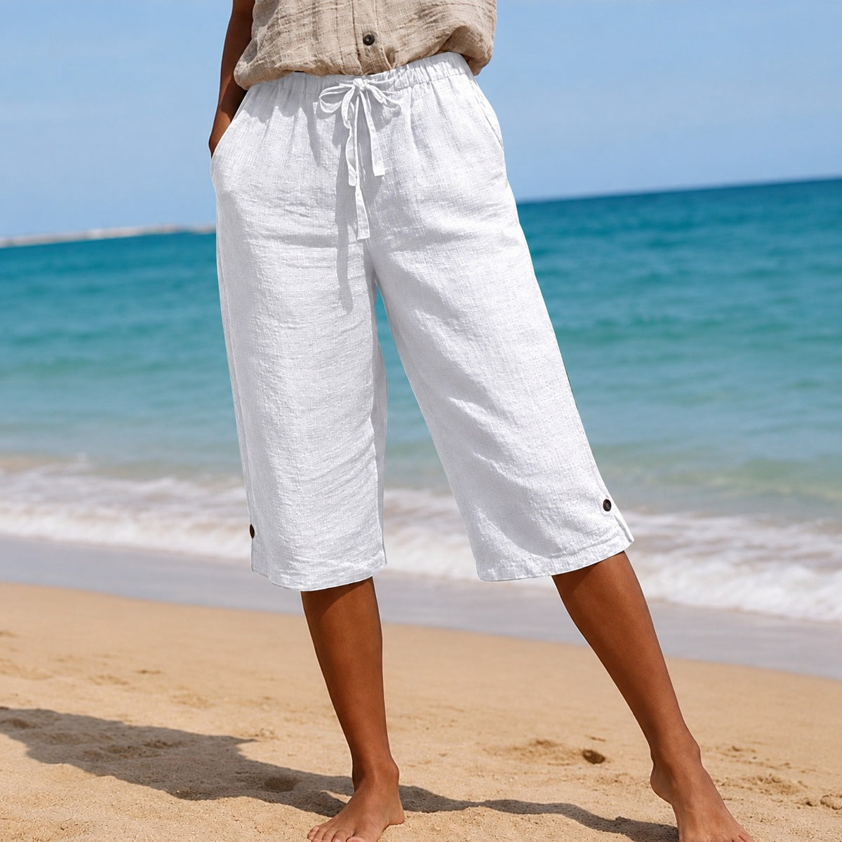 Calça Pantacourt Samara™ com Cós Ajustável, Bolsos Laterais e Barra com Botão / Versátil Para Viagens e Passeios