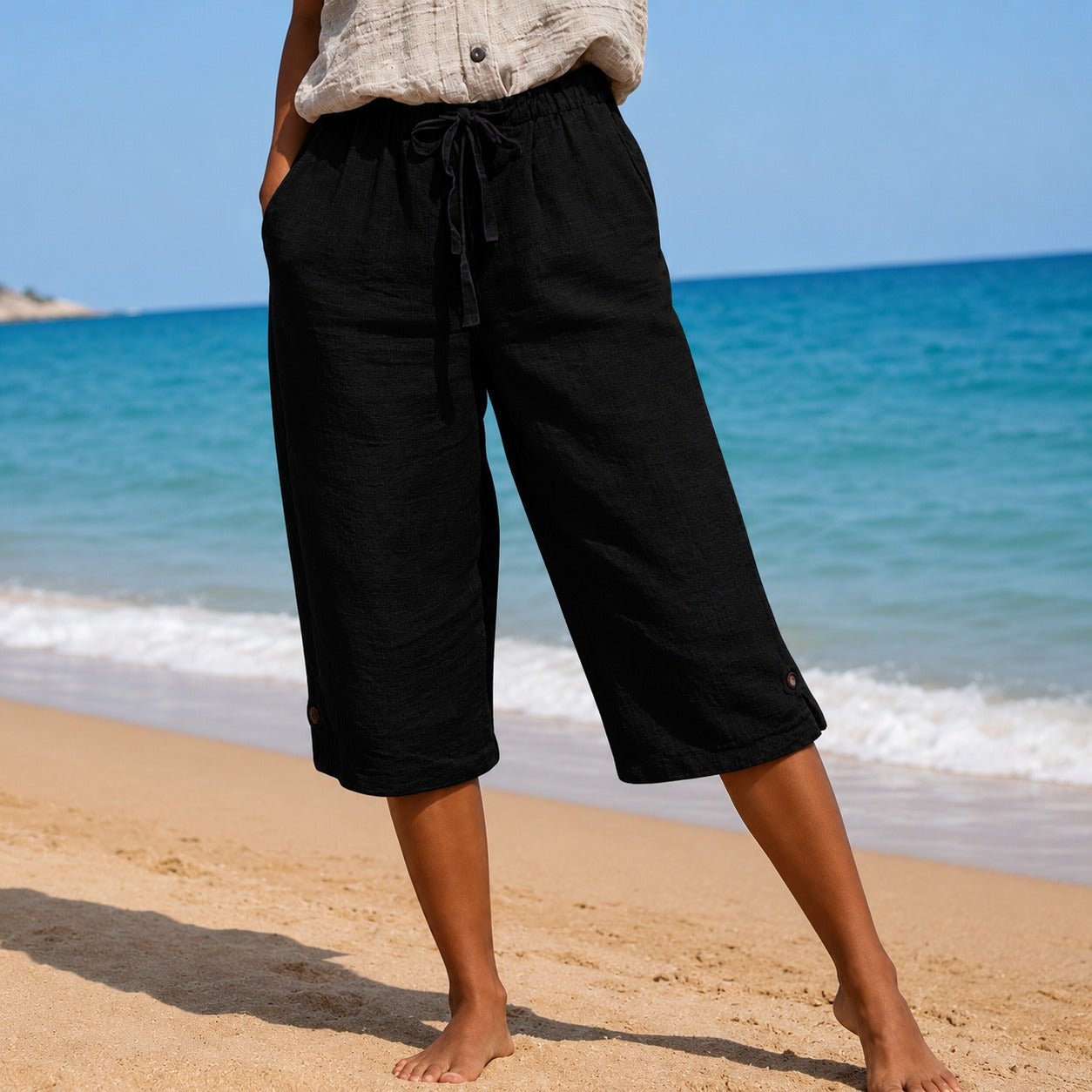 Calça Pantacourt Samara™ com Cós Ajustável, Bolsos Laterais e Barra com Botão / Versátil Para Viagens e Passeios
