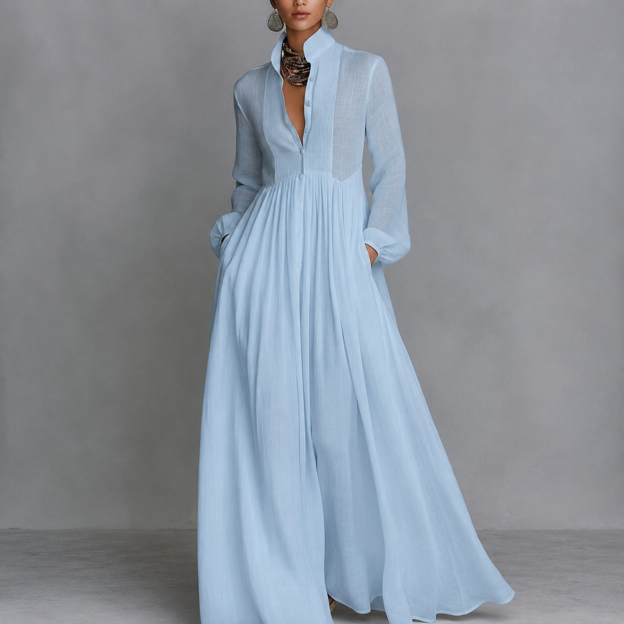 Vestido Loreta™ com Textura Plissada, Gola Alta e Saia Fluida / Silhueta Alongada Com Leveza e Elegância