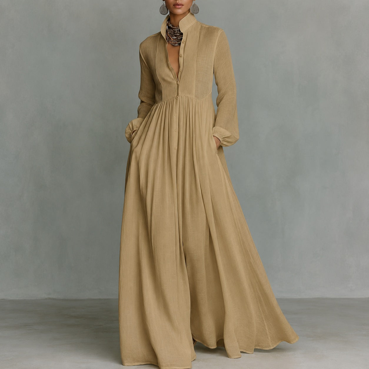 Vestido Loreta™ com Textura Plissada, Gola Alta e Saia Fluida / Silhueta Alongada Com Leveza e Elegância