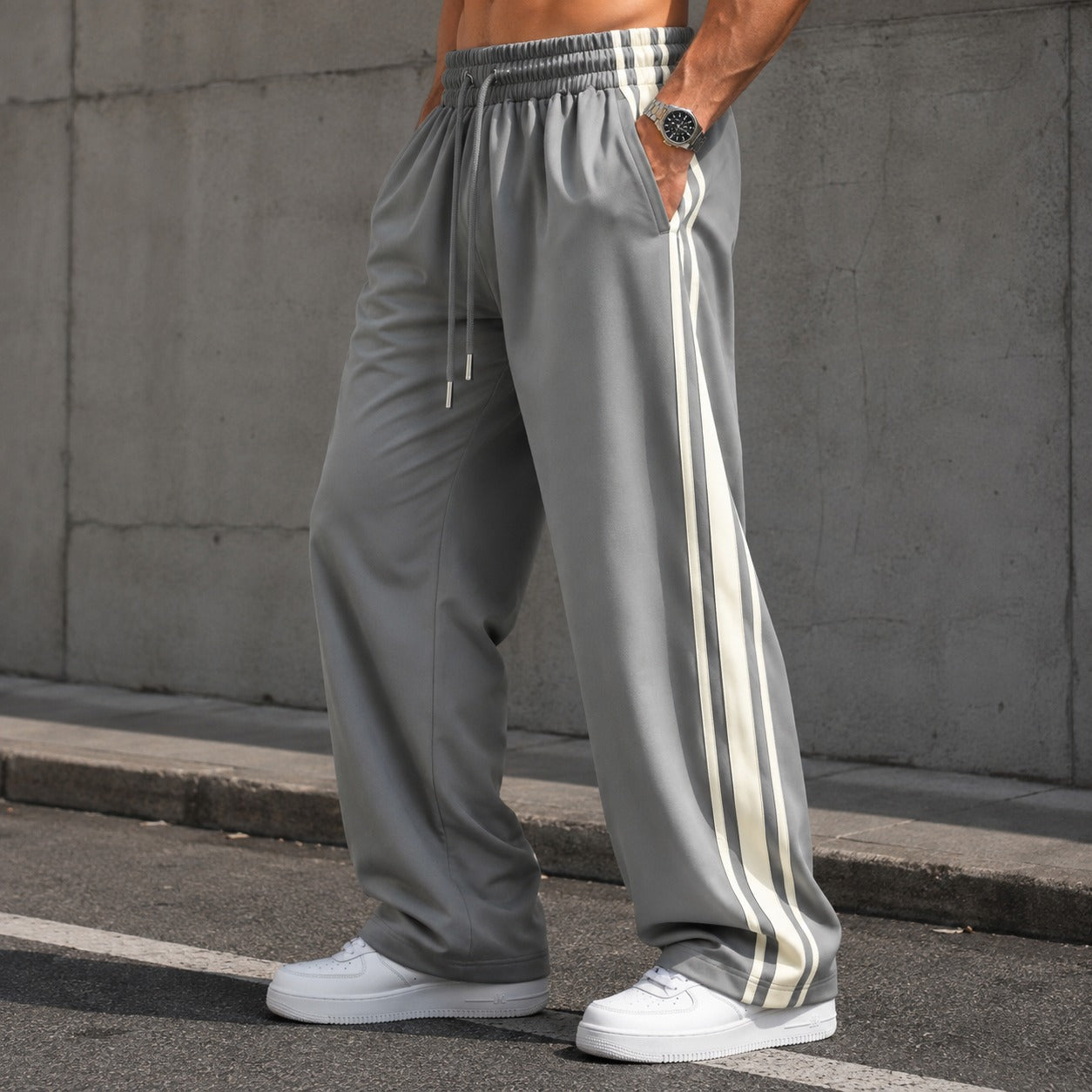 Calça Maxton™ com Listras Laterais, Cós Ajustável e Corte Reto / Um Clássico Esportivo para a Rotina