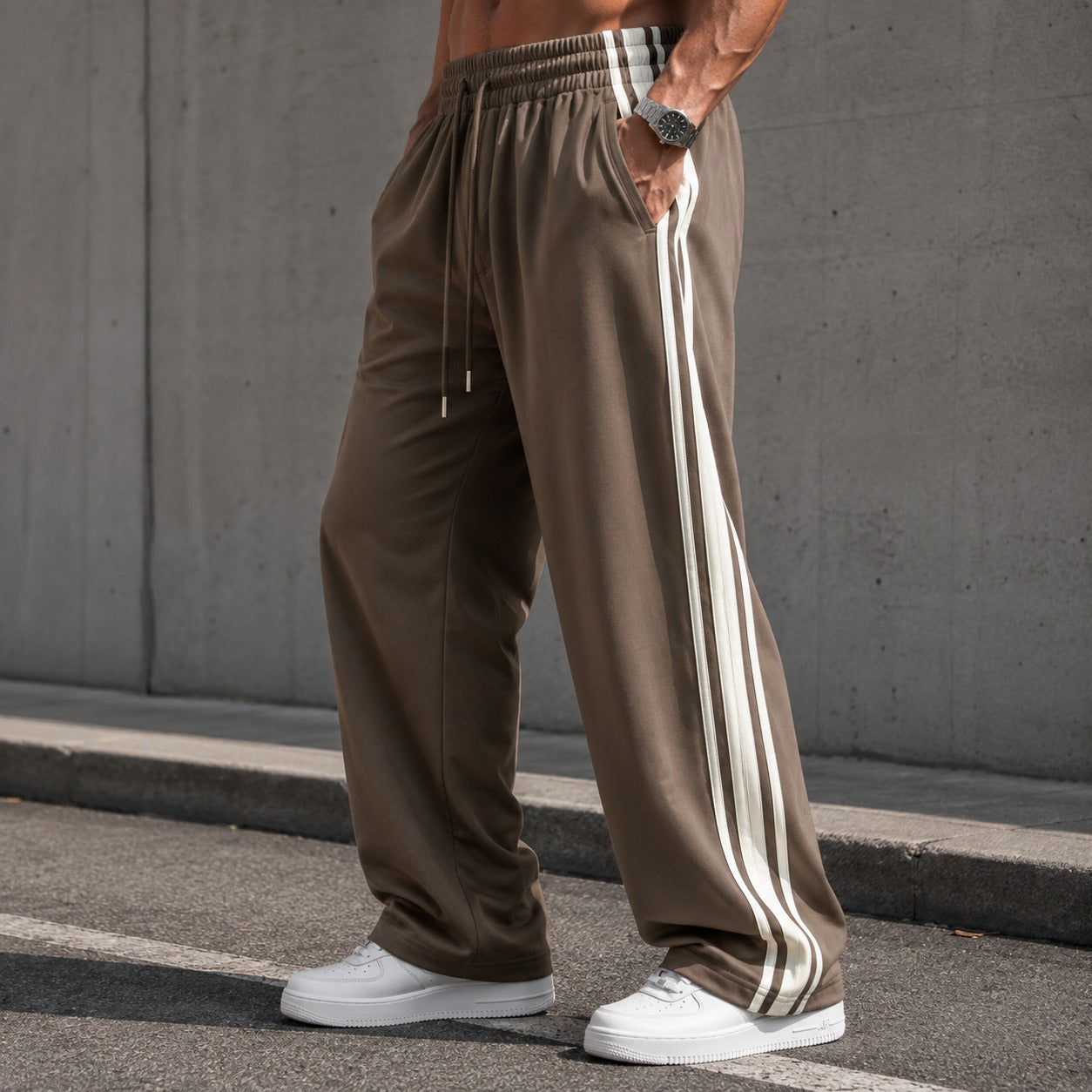 Calça Maxton™ com Listras Laterais, Cós Ajustável e Corte Reto / Um Clássico Esportivo para a Rotina