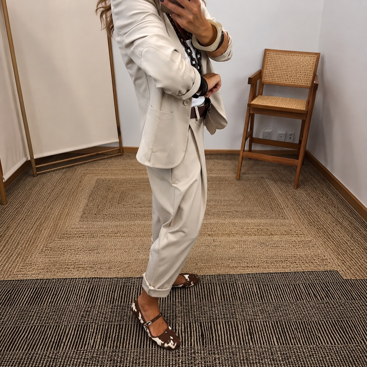 Conjunto Verenza™ com Blazer Estruturado e Calça de Modelagem Ampla / Sofisticação Que Acompanha Sua Rotina.