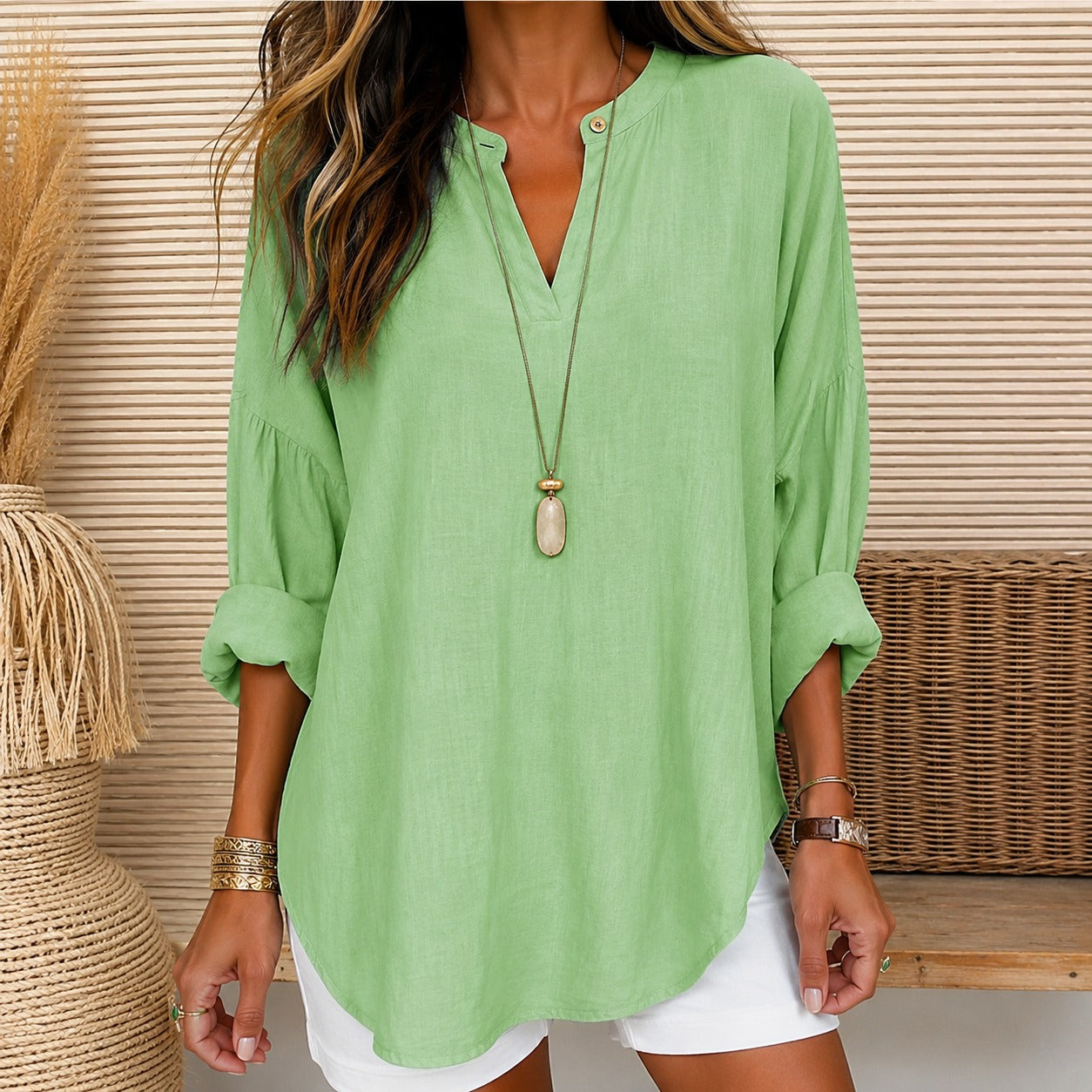 Blusa Aline™ em Linho de Algodão com Mangas Longas Dobráveis e Decote em V / Valoriza o Visual Com Naturalidade