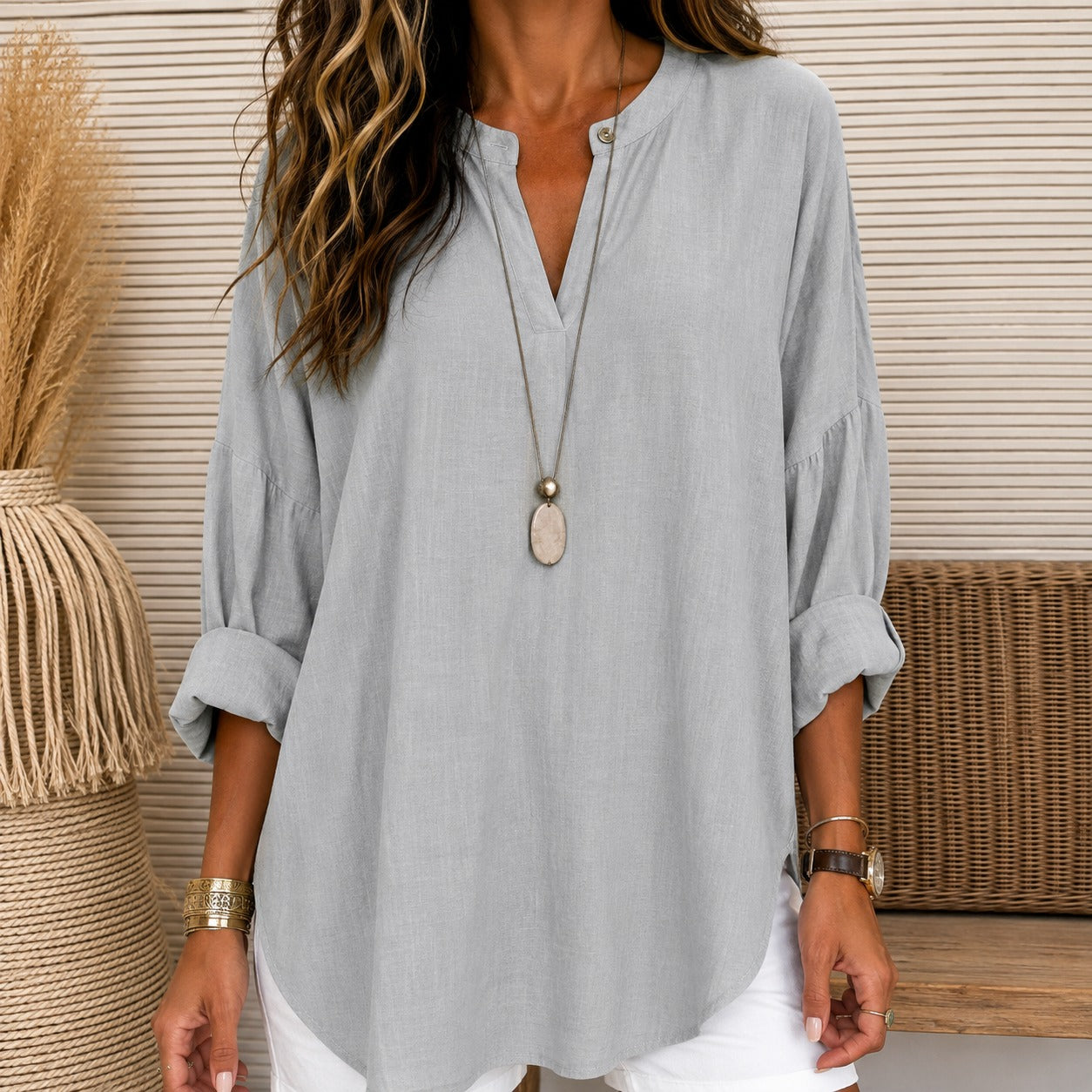 Blusa Aline™ em Linho de Algodão com Mangas Longas Dobráveis e Decote em V / Valoriza o Visual Com Naturalidade