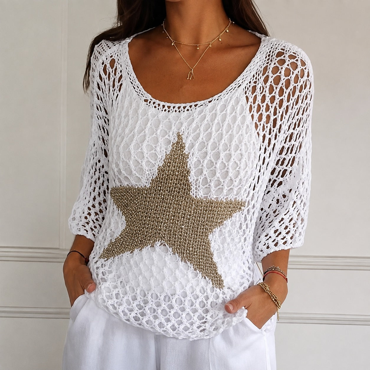 Suéter Estrela™ em Tricô Vazado com Estampa de Estrela e Modelagem Ampla / Textura e Personalidade para Produções Leves e Descontraídas.