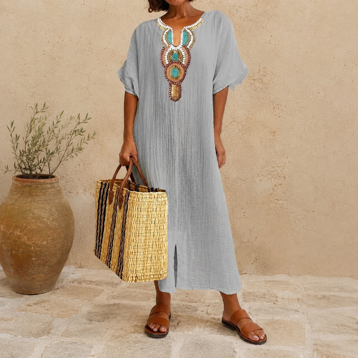Vestido Almara™ com Design Mediterrâneo Vintage, Gola Estruturada e Abertura na Barra