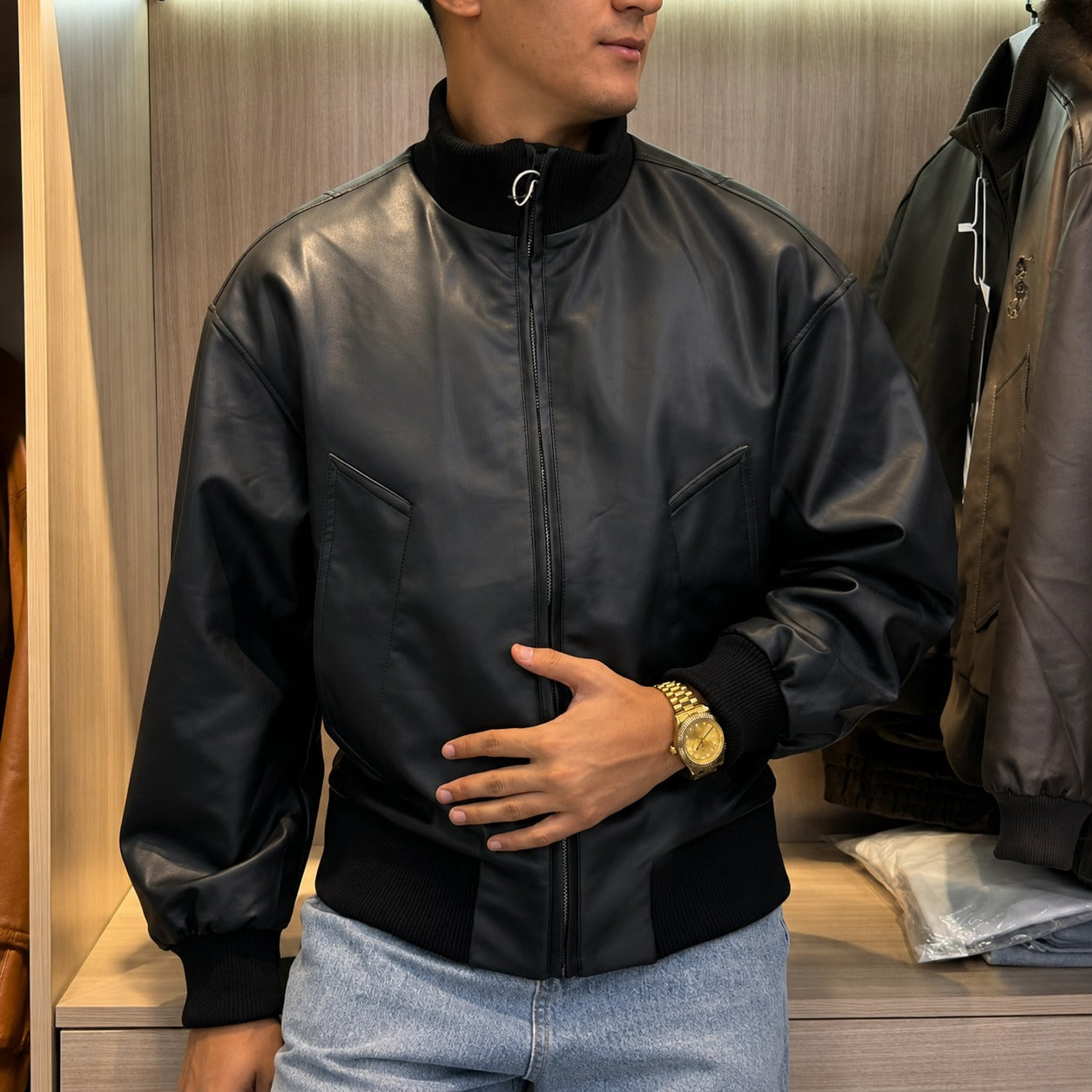 Jaqueta Bomber Ronan™ em Couro com Gola e Punhos Canelados / O Coringa Urbano Que Eleva Qualquer Look