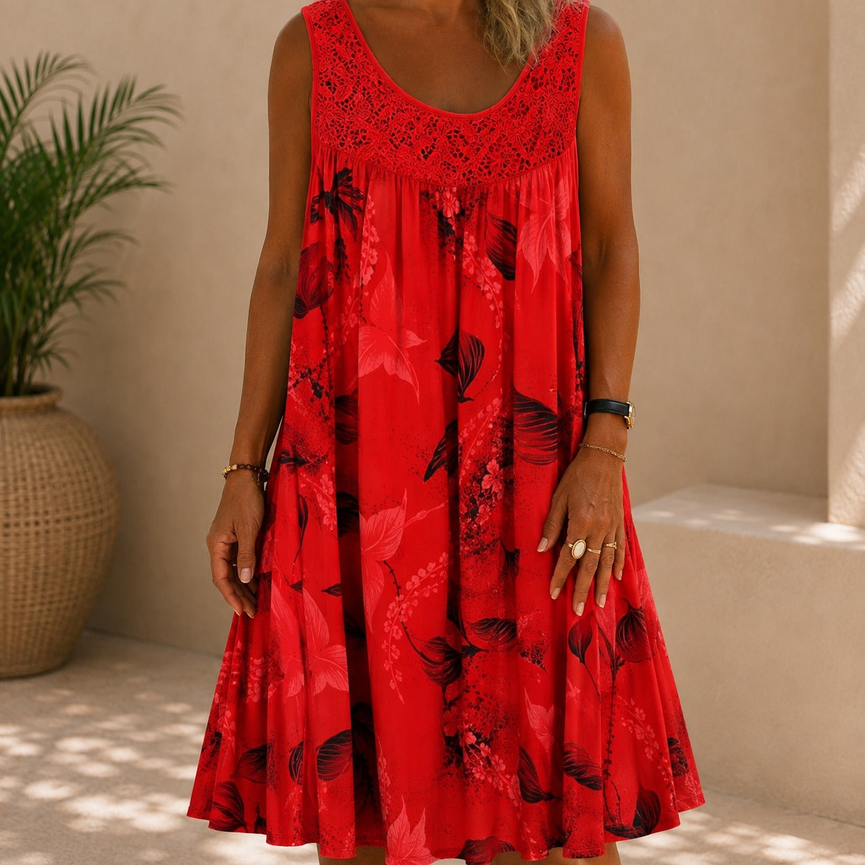 Vestido Salina™ com Renda no Colo, Estampa Floral e Modelagem Ampla / Delicadeza e Movimento para um Visual Leve e Feminino.