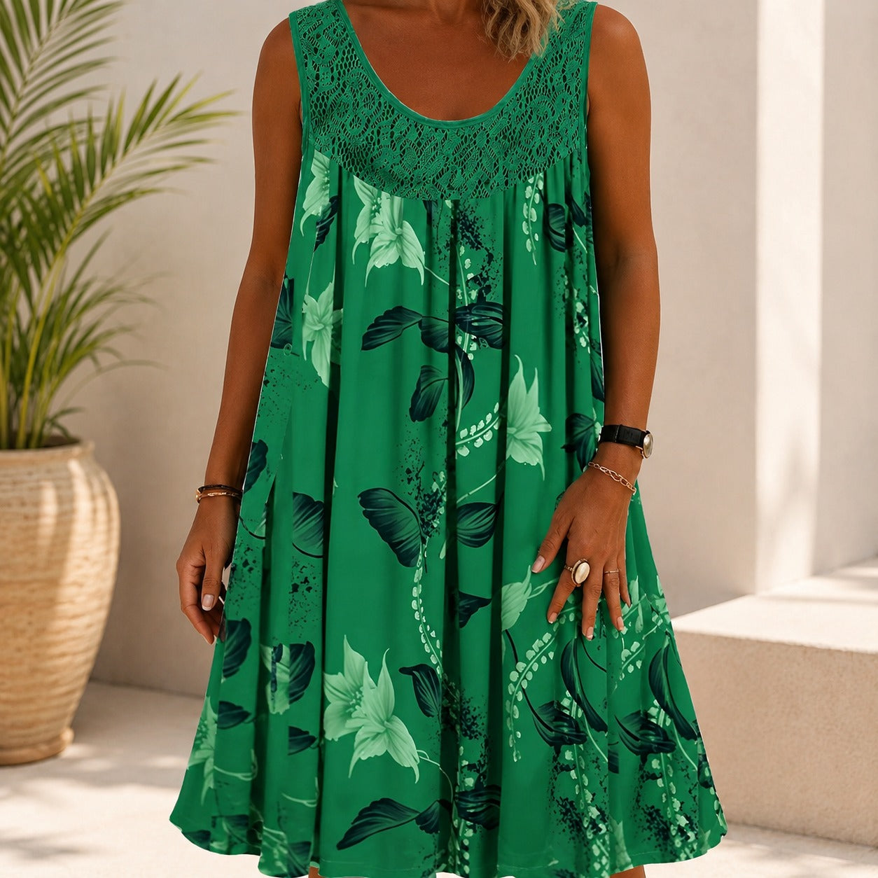 Vestido Salina™ com Renda no Colo, Estampa Floral e Modelagem Ampla / Delicadeza e Movimento para um Visual Leve e Feminino.