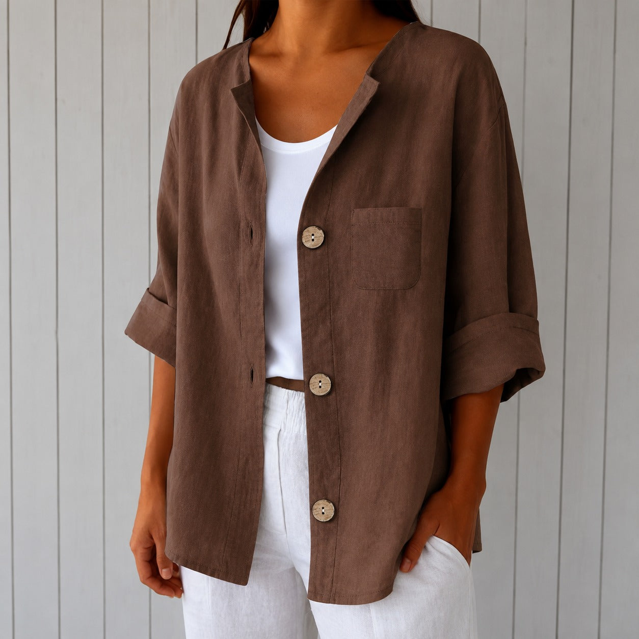 Camisa Giovanna™ em Linho de Algodão com Botões Frontais, Mangas 3/4 e Bolso Frontal