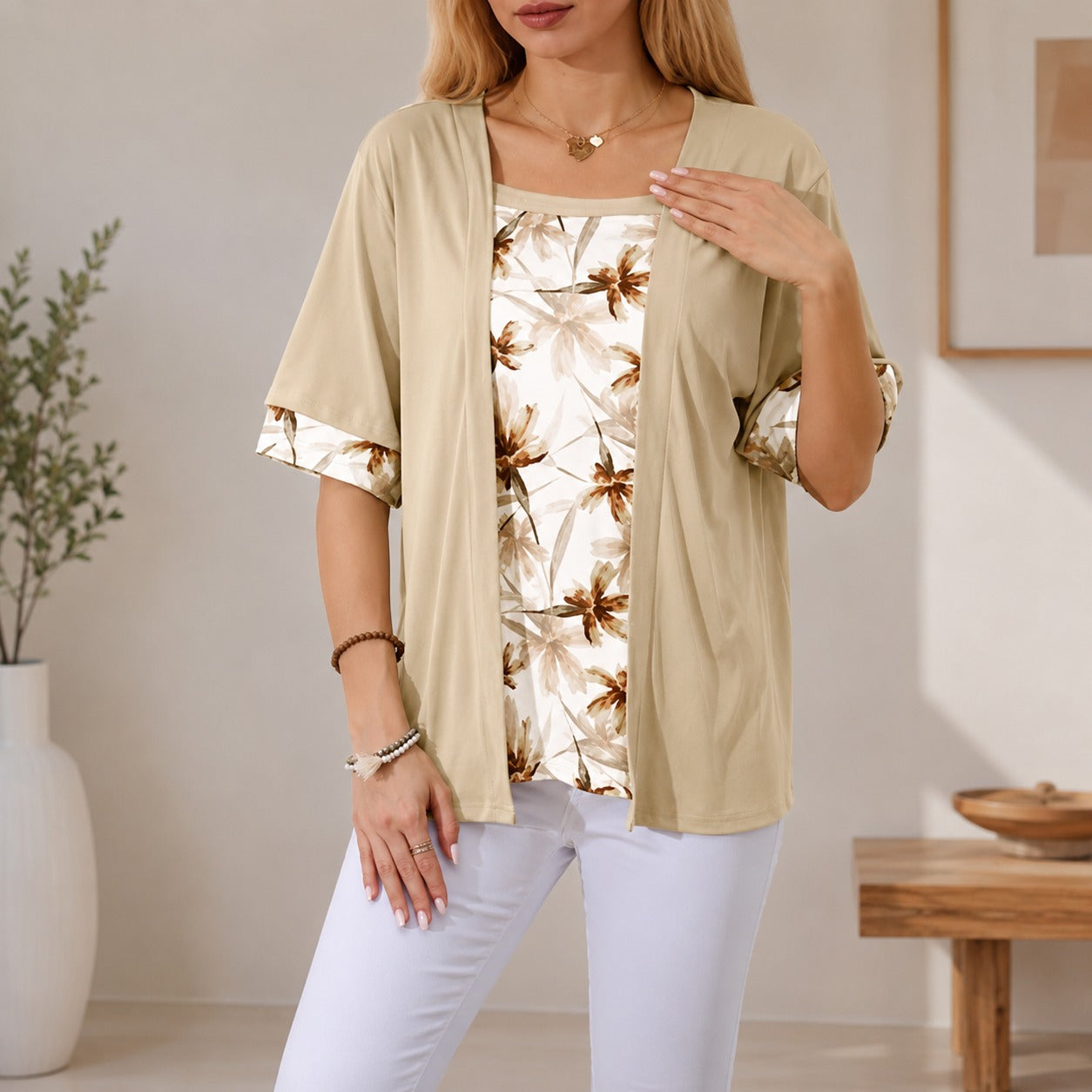 Blusa Líria™ com Efeito 2 em 1 de Cardigan Aberto e Estampa Floral / Delicadeza em Camadas Para um Visual Mais Feminino.