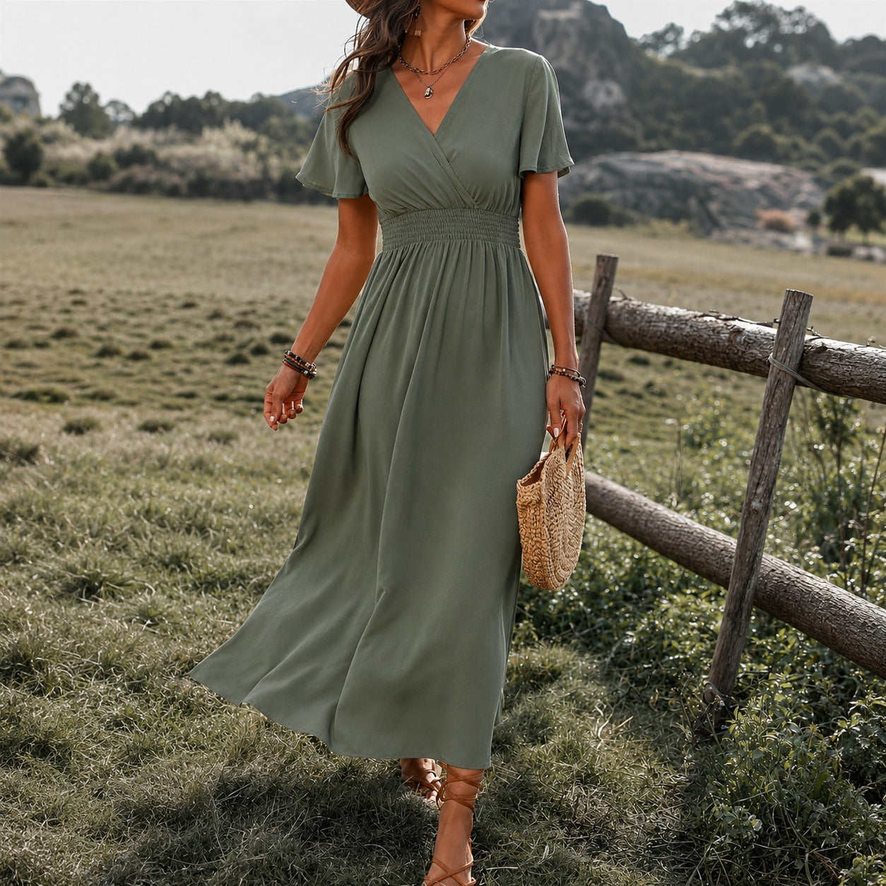Vestido Mavie™ com Decote Transpassado e Cintura Ajustada com Lastex / Proporções que Valorizam a Silhueta sem Pesar no Visual