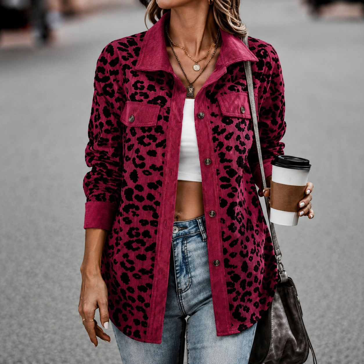 Jaqueta Carla™ com Estampa Animal Print, Textura Canelada e Botões Frontais
